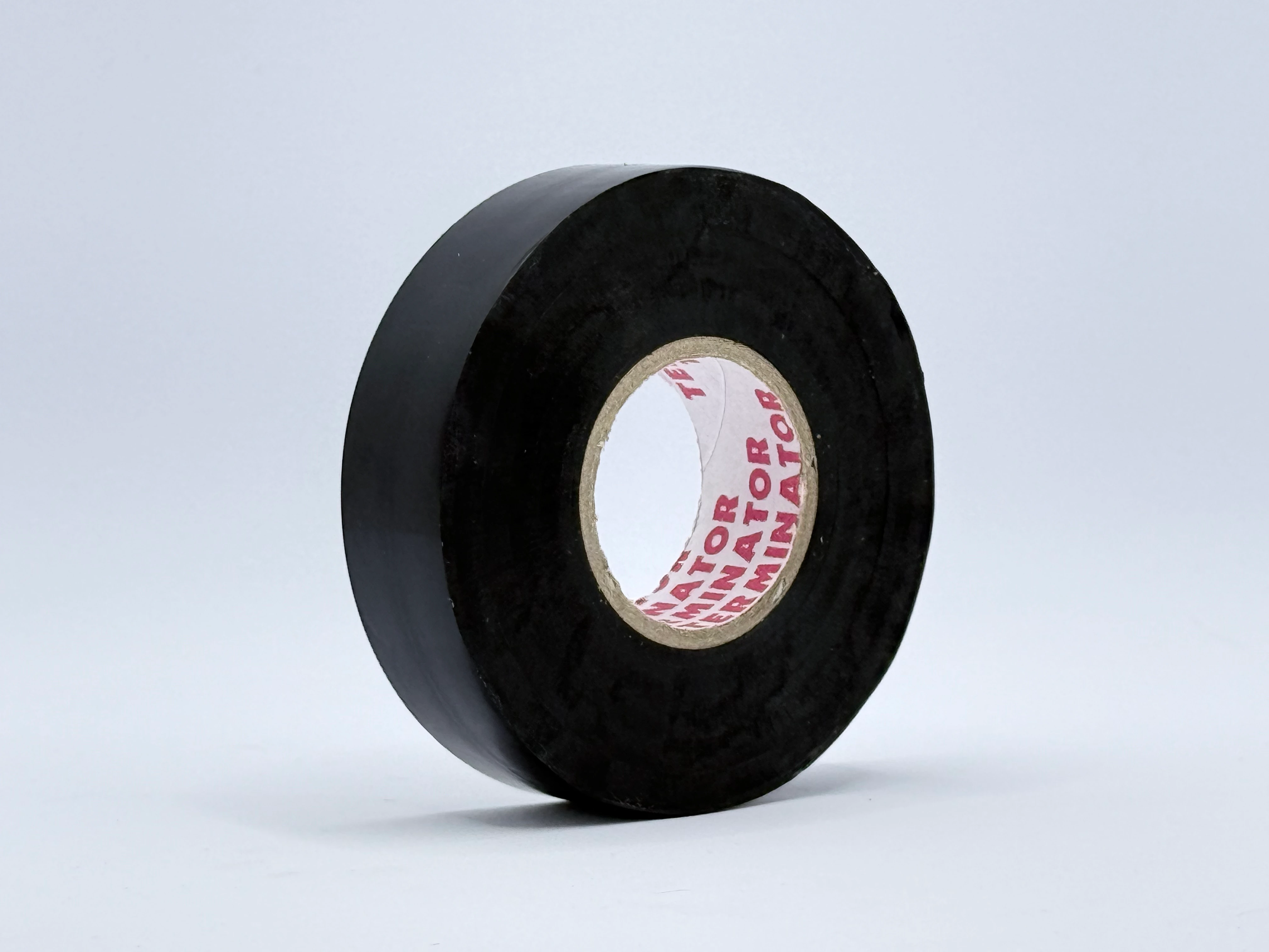 IU1K Черный - вид сбоку